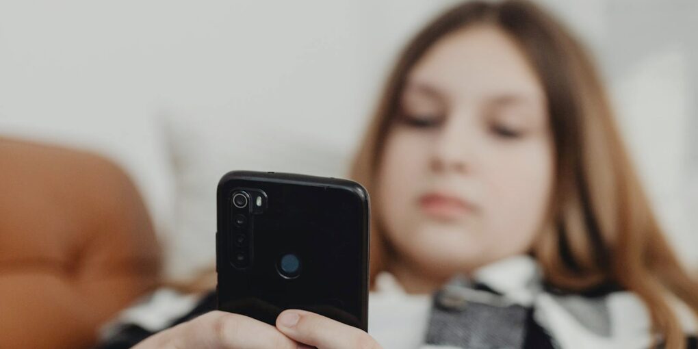 How to Stop YouTube Binge Watching: Mindful Strategies That Work